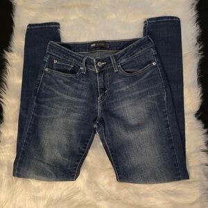 Levi’s Women’s Blue Denim Midrise size 7